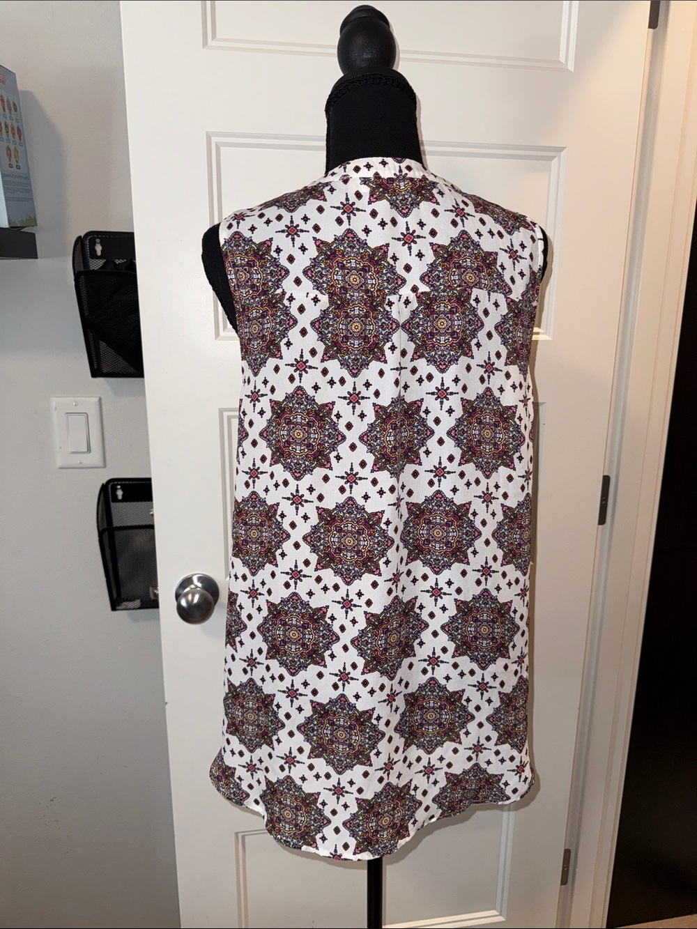 Pink Rose White Sleeveless Medallion Print Camisole XL - Picture 5 of 7